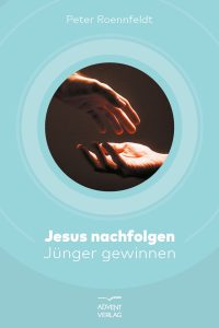 Händen, die sich berühren, in einer symbolischen Geste des Glaubens und der Spiritualität, passend für christliche Bücher und religiöse Inhalte.