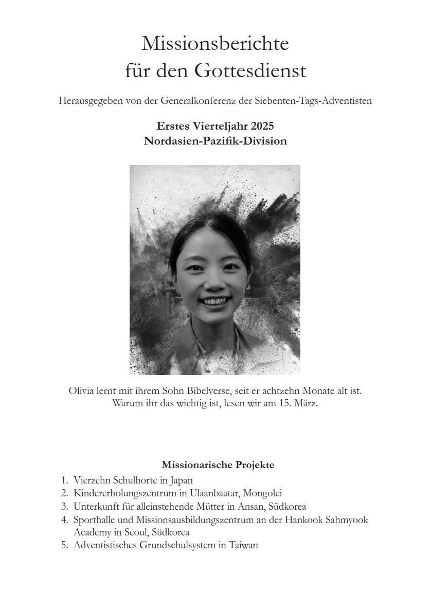 Vergrößertes schwarzes und weißes Missionsbericht-Bild mit einer lachenden jungen Frau, die Missionarserfahrung in Asien und Nordkorea zeigt, im Rahmen eines christlichen Missionsprojekts.