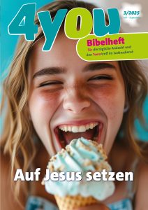 Junge lachende Mädchen mit Vanille-Eistüte, close-up, begeistert, fröhlich, Sommer, kindlich, Kinder, Freude, Genuss, süß, erfrischend, Summer, Happy, Leben, Spaß, - 4 YOU Bibelheft für Kinder, Advent-Verlag, christliche Kinderzeitschrift, Jugendarbeit, kindgerechte Predigten.