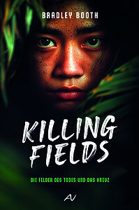 Buchcover von "Killing Fields" mit einem Kind im Dschungel, das direkt in die Kamera schaut, umgeben von grünen Blättern, symbolisiert Gefahr und Tod in den Feldern.