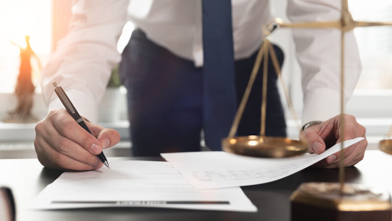 Read more about the article SEC Charges Hedge Fund Founder with Running $2.7 Million Ponzi Scheme| AiF News Bites