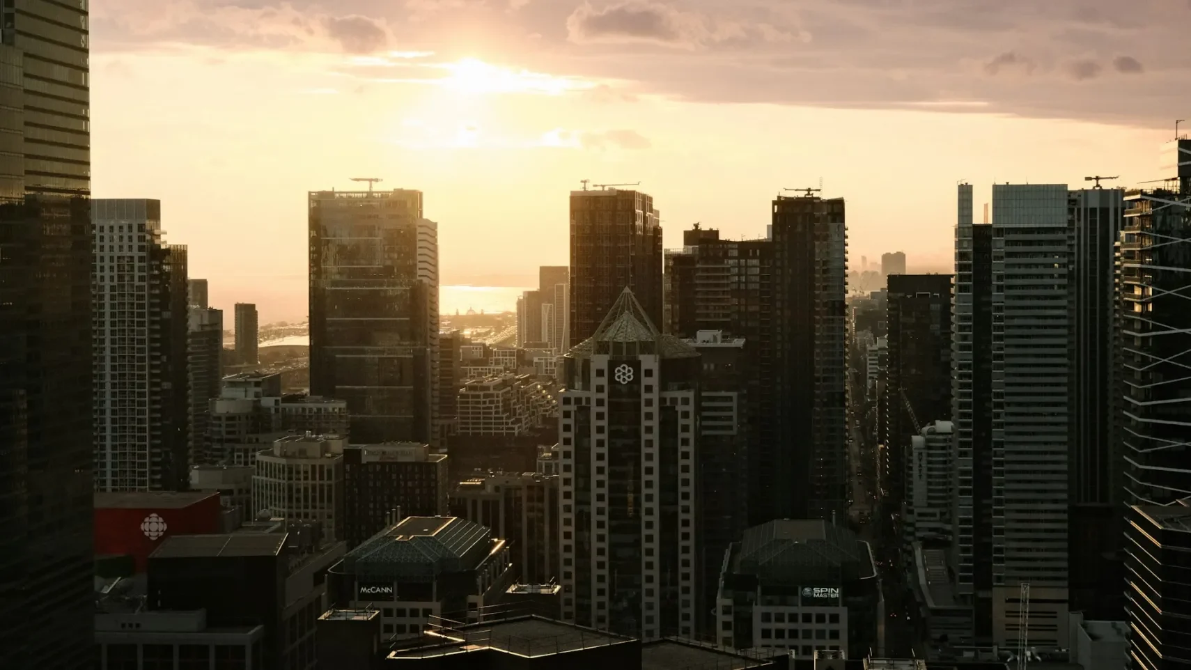 Read more about the article Canada Mortgage Arrears Surge 89% as Household Debt Hits $3.23 Trillion | AiF News Bites