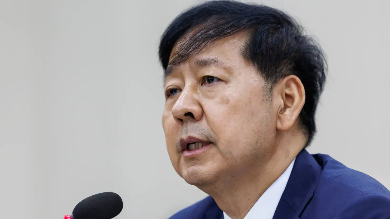 Read more about the article Korean Retail Investors Hit by Leveraged ETF Losses as Chip-Linked Products Fall More Than 80% | AiF News Bites