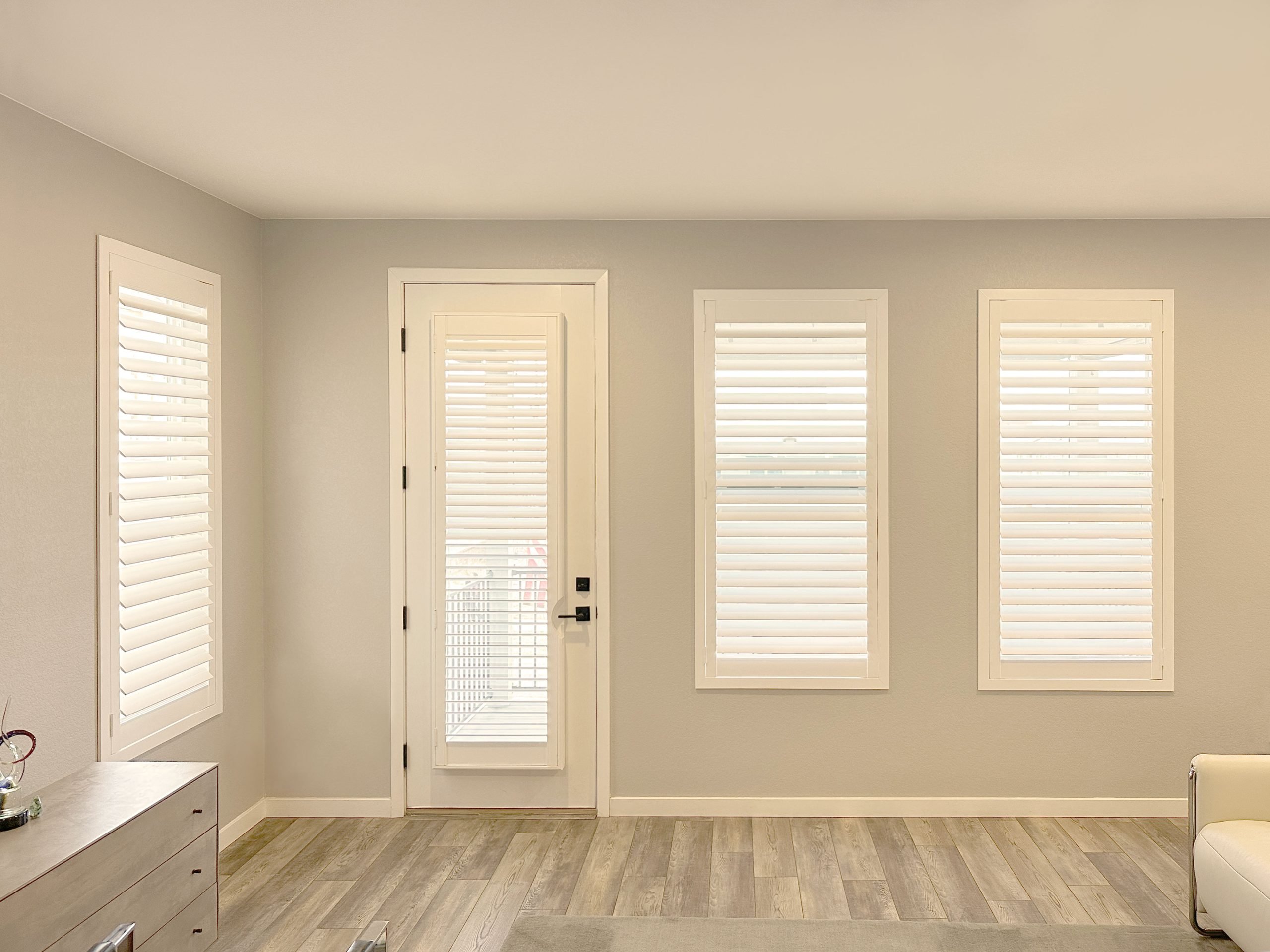 Hunter Douglas NewStyle Hybrid Shutters with hidden tilt system and Z frame design