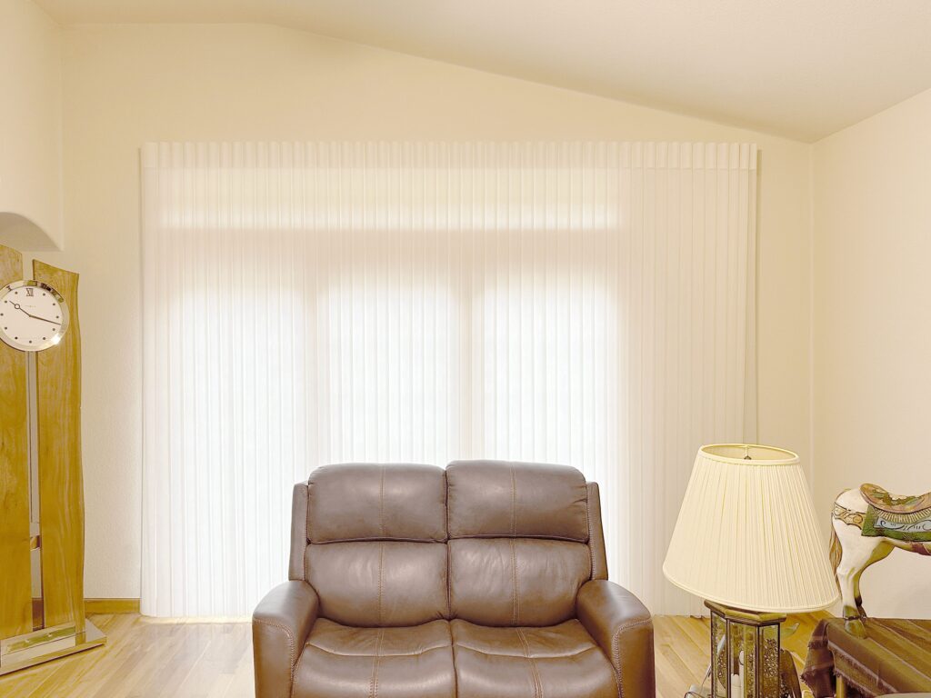 Hunter Douglas Luminette Privacy Sheers with Light Filtering fabric, PowerView motorization, and Right Stack Vertical configuration.