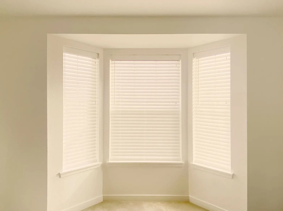 Hunter Douglas Parkland Natural Wood Blinds with Cord Lock operation in Lakewood.