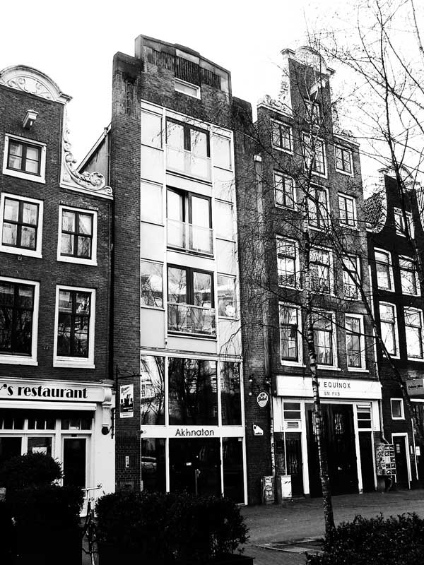 Akhnaton Amsterdam restaurant en cultuurcentrum in een historisch pand.