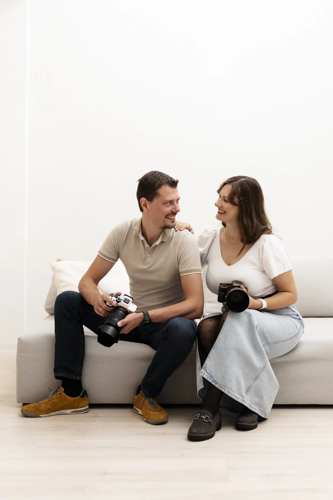 Hochzeitsfotografie, Hochzeitsfotograf, Hochzeitsreportage, Hochzeitsfotos im Regen, fotograf hochzeit in der nähe, Moderne Hochzeitsfotografie, Hochzeitsfotos am Strand, Romantische Hochzeitsfotos Hochzeitsfotos Getting Ready, Authentische Hochzeitsfotos, Hochzeitsfotos am See, Hochzeitsduo, Hochzeitsfotos im Wald, Hochzeitsfotos Brautpaar, Hochzeitsfotos im Schloss, Emotionale Hochzeitsfotos, hochzeitsreportage fotograf, Fotografen duo, Fotografen team, Hochzeitsfotografen paar, Getting Ready, First Look, Brautpaarshooting, Gruppenfotos, Gästebilder, Empfang, Hochzeitstorte, Ehrentanz, Hochzeitsspiele, Hochzeitssuppe, Hochzeitsessen, Hochzeitsfotograf Hamburg, Hochzeitsfotograf Hannover, Hochzeitsfotograf Münster, Hochzeitsfotograf Bremen, Hochzeitsfotograf Oldenburg, Hochzeitsfotograf Osnabrück, Hochzeitsfotograf Achim, Hochzeitsfotograf Harz, Hochzeitsfotograf Niedersachsen