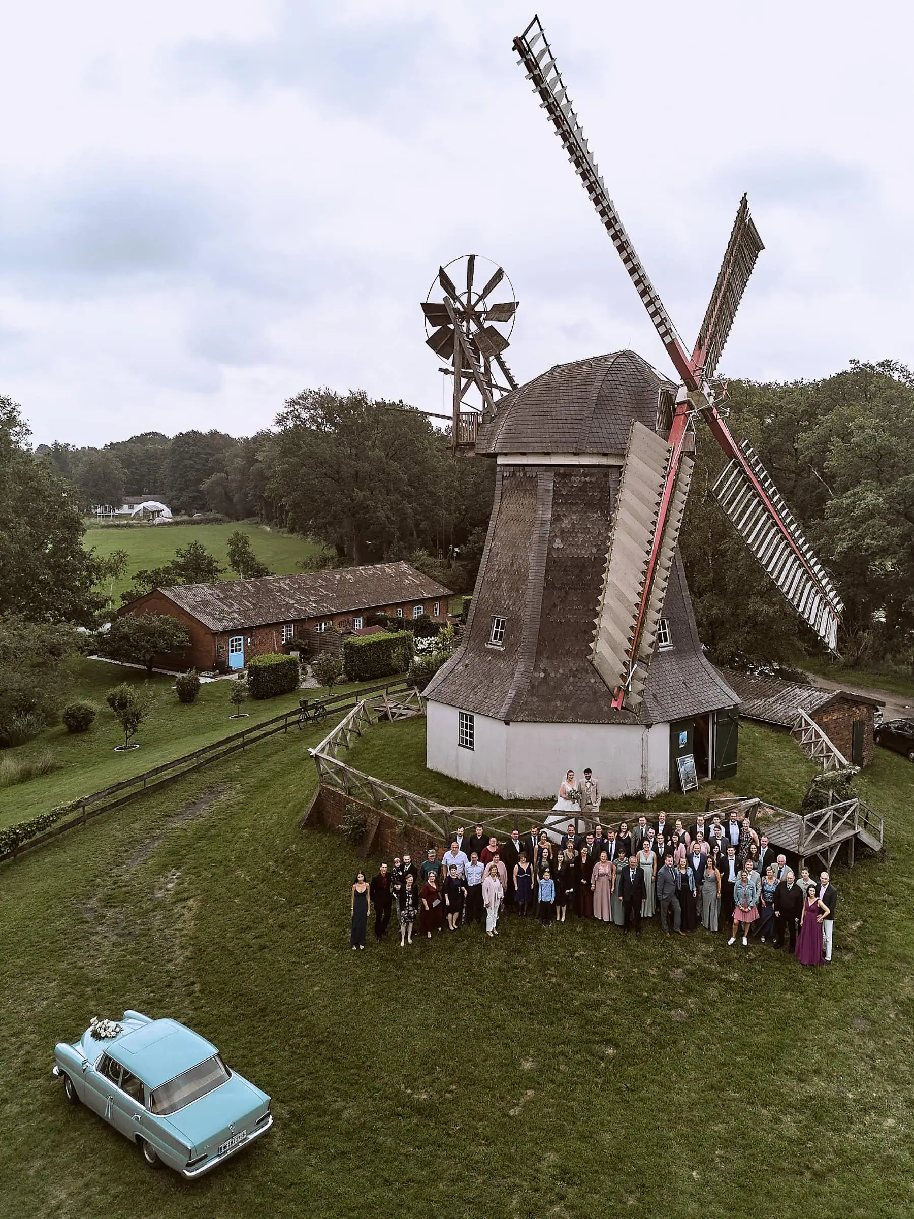 Hochzeitsfotografie, Hochzeitsfotograf, Hochzeitsreportage, Hochzeitsfotos im Regen, fotograf hochzeit in der nähe, Moderne Hochzeitsfotografie, Hochzeitsfotos am Strand, Romantische Hochzeitsfotos Hochzeitsfotos Getting Ready, Authentische Hochzeitsfotos, Hochzeitsfotos am See, Hochzeitsduo, Hochzeitsfotos im Wald, Hochzeitsfotos Brautpaar, Hochzeitsfotos im Schloss, Emotionale Hochzeitsfotos, hochzeitsreportage fotograf, Fotografen duo, Fotografen team, Hochzeitsfotografen paar, Getting Ready, First Look, Brautpaarshooting, Gruppenfotos, Gästebilder, Empfang, Hochzeitstorte, Ehrentanz, Hochzeitsspiele, Hochzeitssuppe, Hochzeitsessen, Hochzeitsfotograf Hamburg, Hochzeitsfotograf Hannover, Hochzeitsfotograf Münster, Hochzeitsfotograf Bremen, Hochzeitsfotograf Oldenburg, Hochzeitsfotograf Osnabrück, Hochzeitsfotograf Achim, Hochzeitsfotograf Harz, Hochzeitsfotograf Niedersachsen