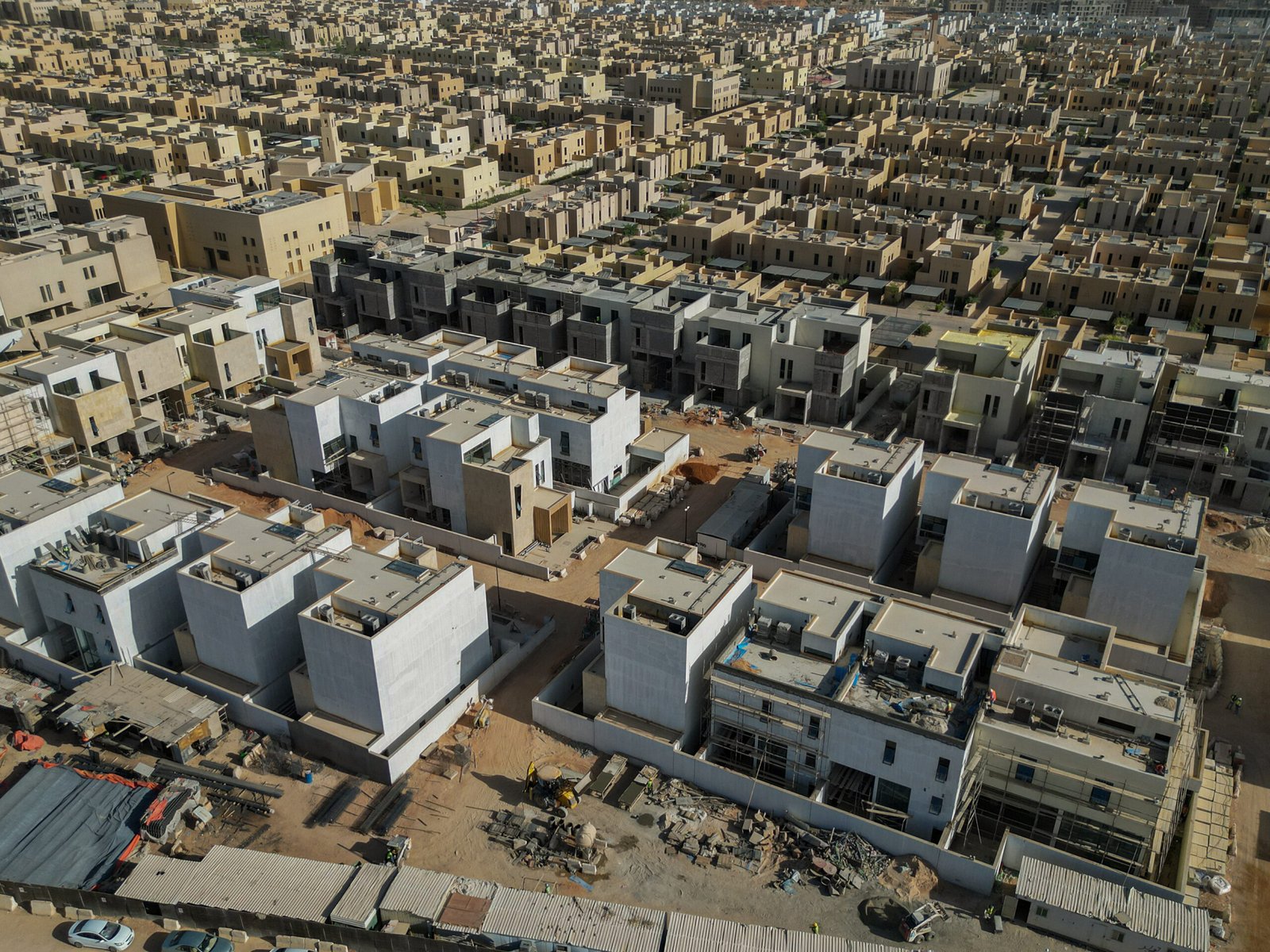 AL AkarIa FAI-1 Residential Project – 135 Luxury Villas in Riyadh by Rezaik Al Gedrawy Contracting مشروع العقارية FAI-1 – 135 فيلا فاخرة في الرياض من تنفيذ شركة رزيق الجدراوي للمقاولات