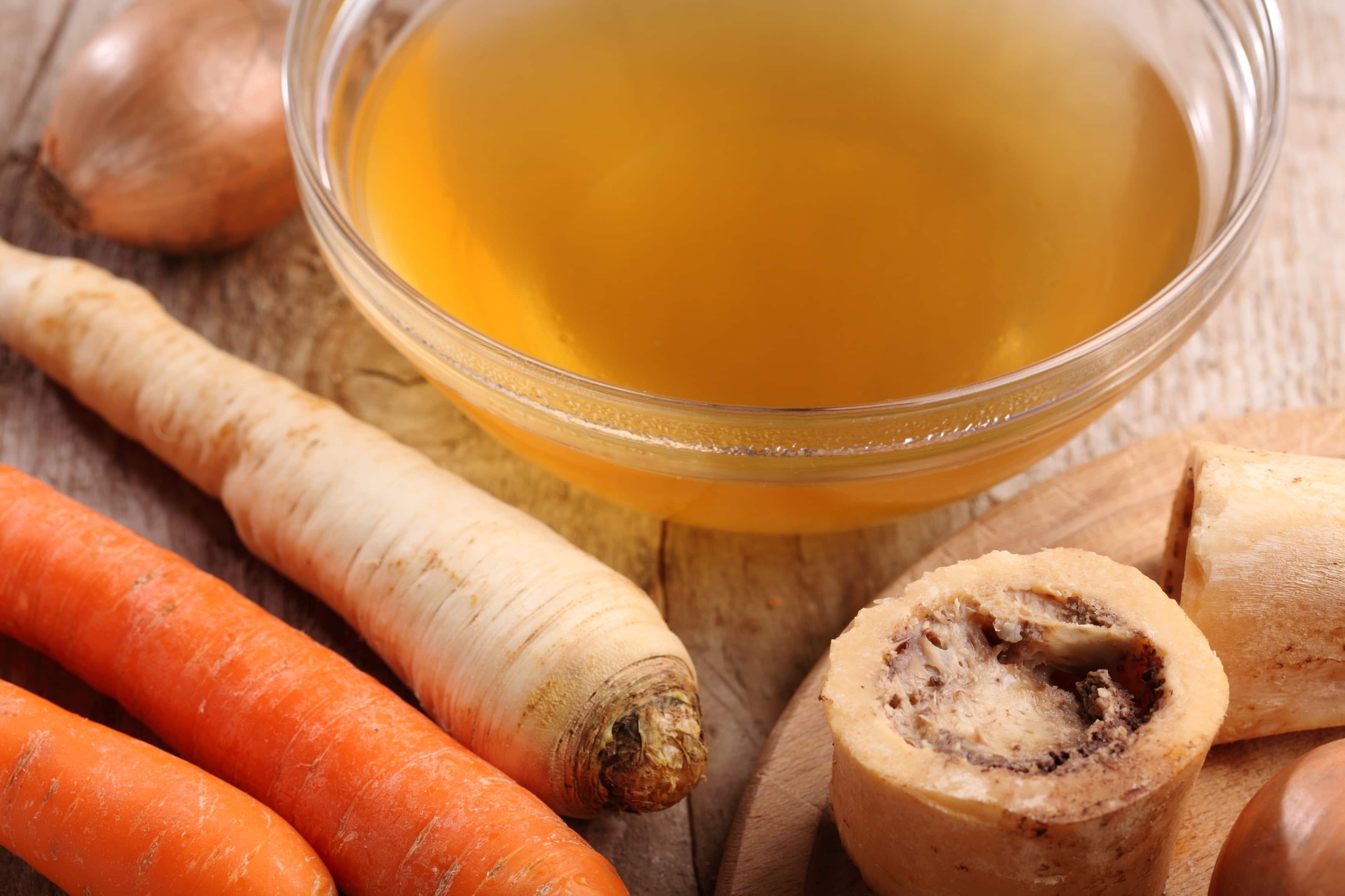 HEALTHY EATING | Slow Cooker Beef Bone Broth Recipe