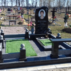 Памятник гранитный № 12