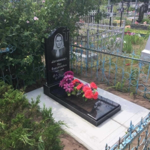 Памятник гранитный № 17