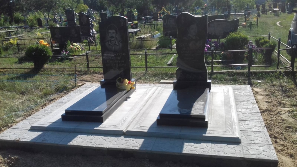 Памятник гранитный № 21