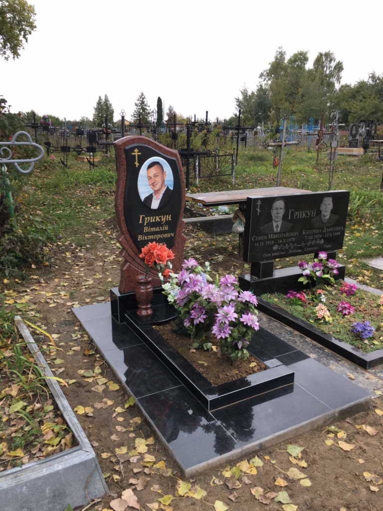 Памятник гранитный № 3
