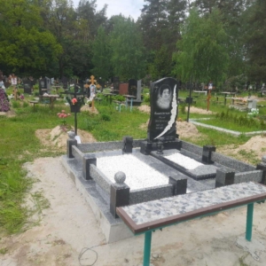 Памятник гранитный № 9