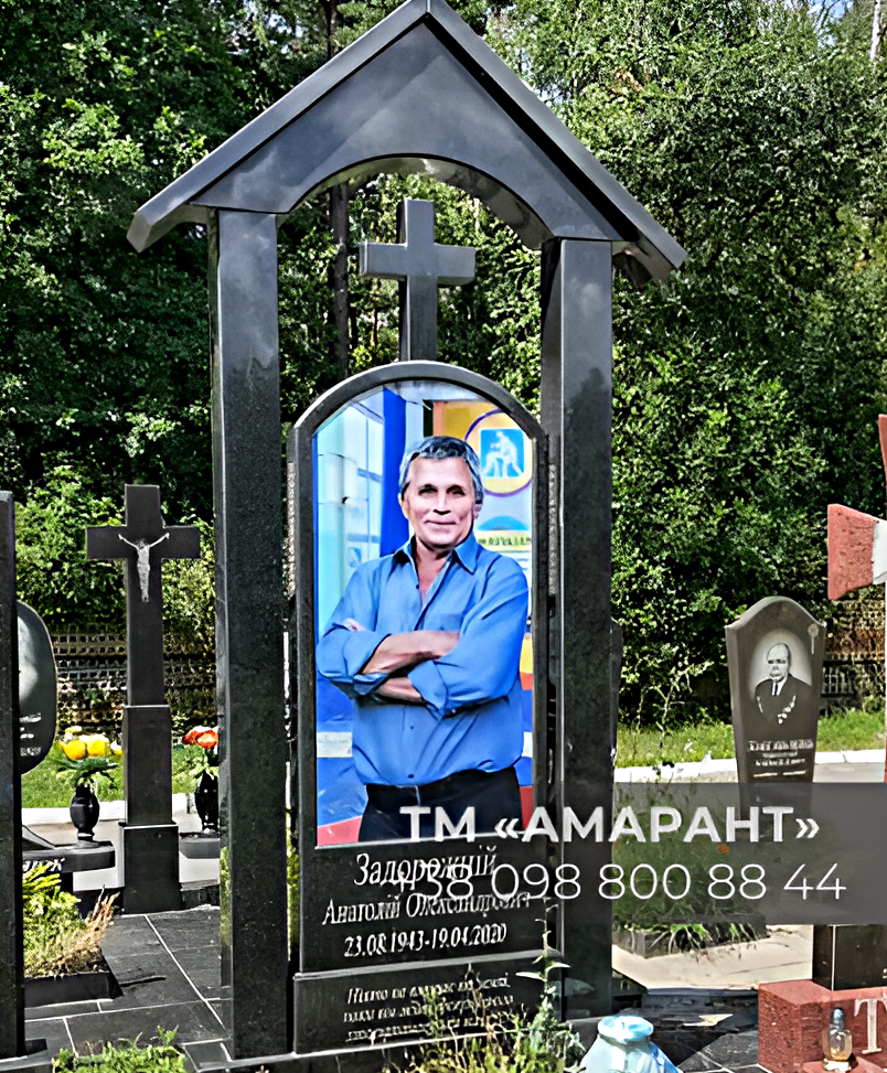 Памятник из белого гранита «АМАРАНТ» с овальной стелой №28