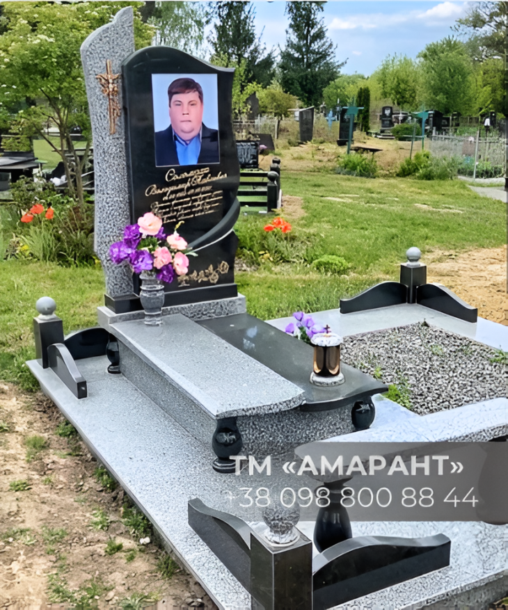Памятник «АМАРАНТ» из габбро и серого гранита с фотокерамикой фото