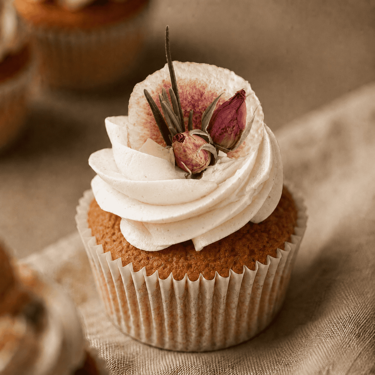 Luxe cupcake met vijg en roos