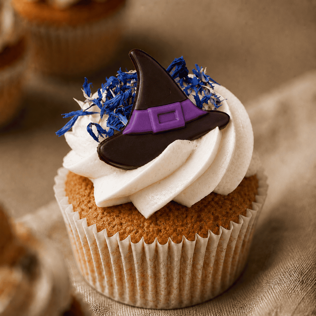 Halloween cupcake met punthoed