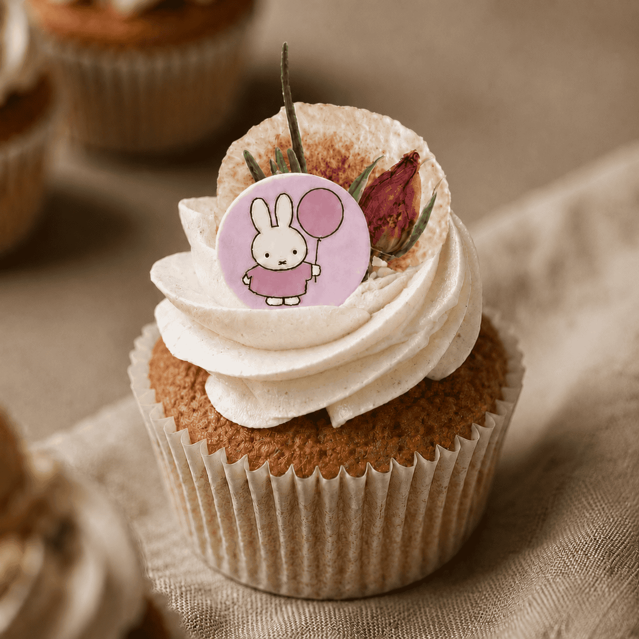 Nijntje baby cupcake
