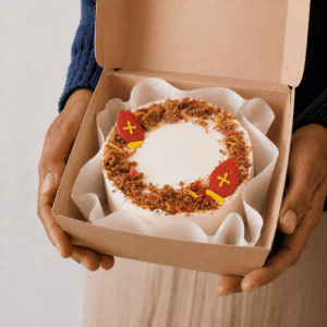 sinterklaas bento cake met rode mijter