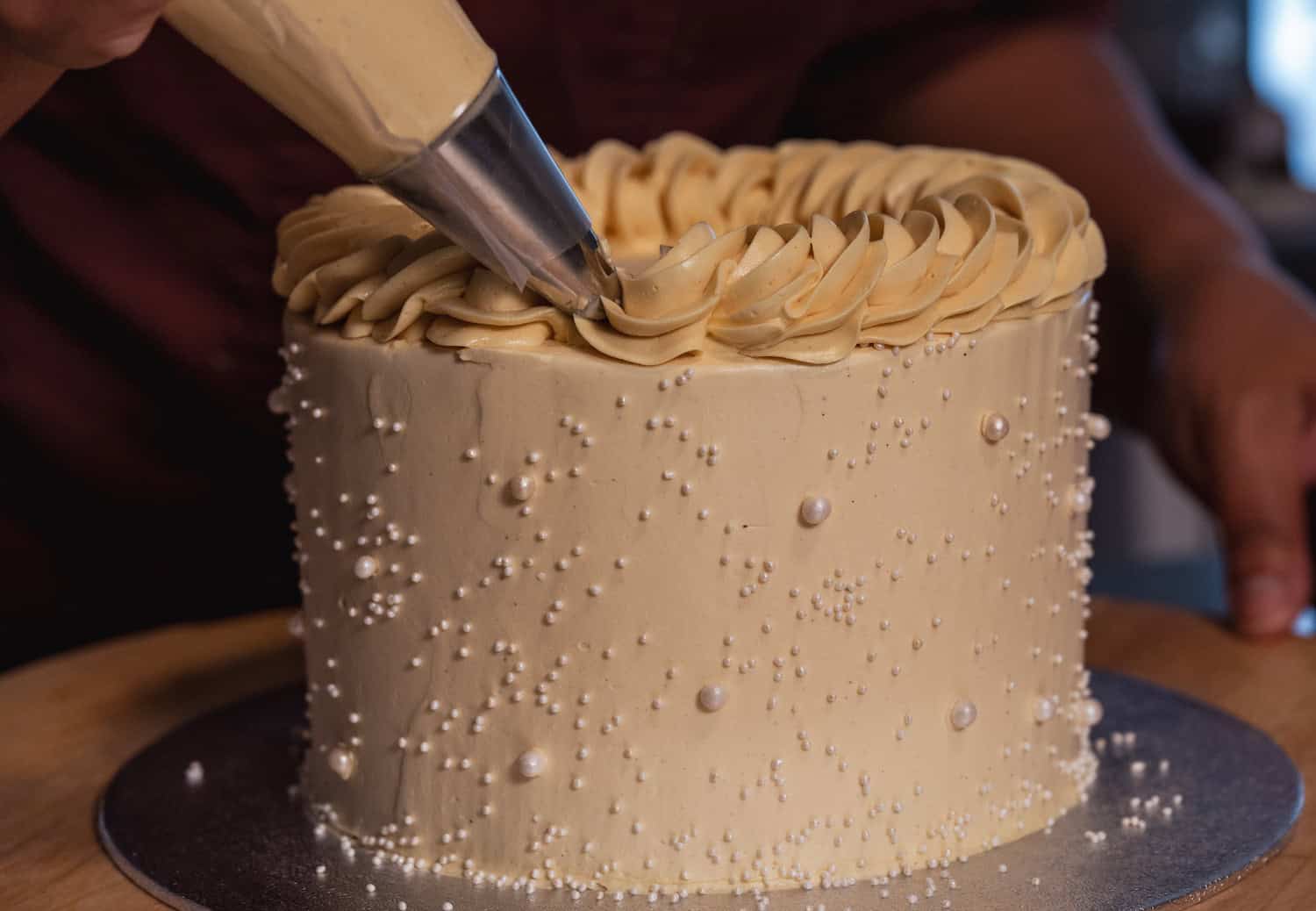 Een foto van een taart, die laat zien hoe bakken kan helpen ontspannen.