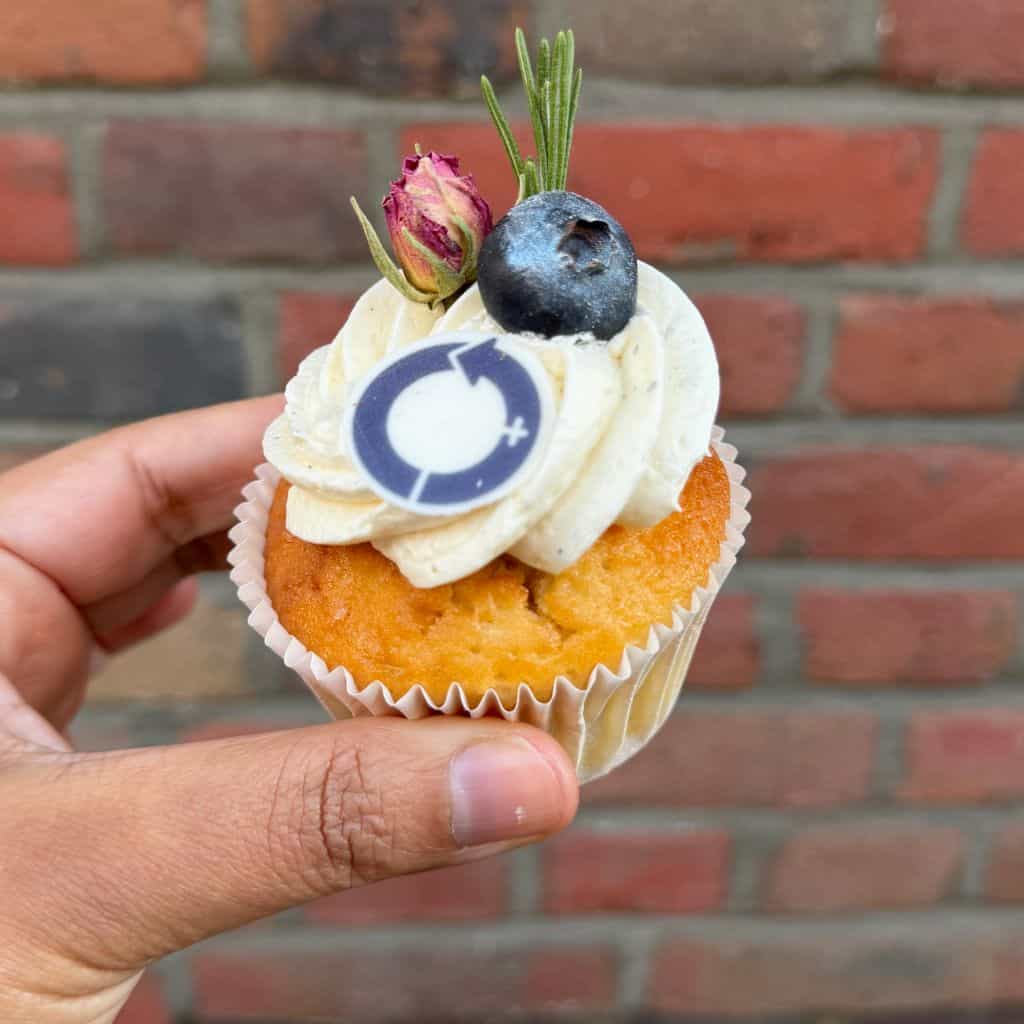 international-women-day-cupcakes-1