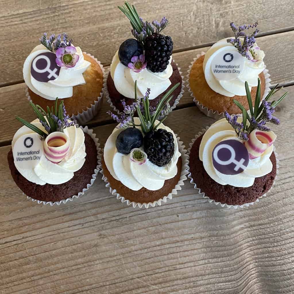 International Women's day cupcake set