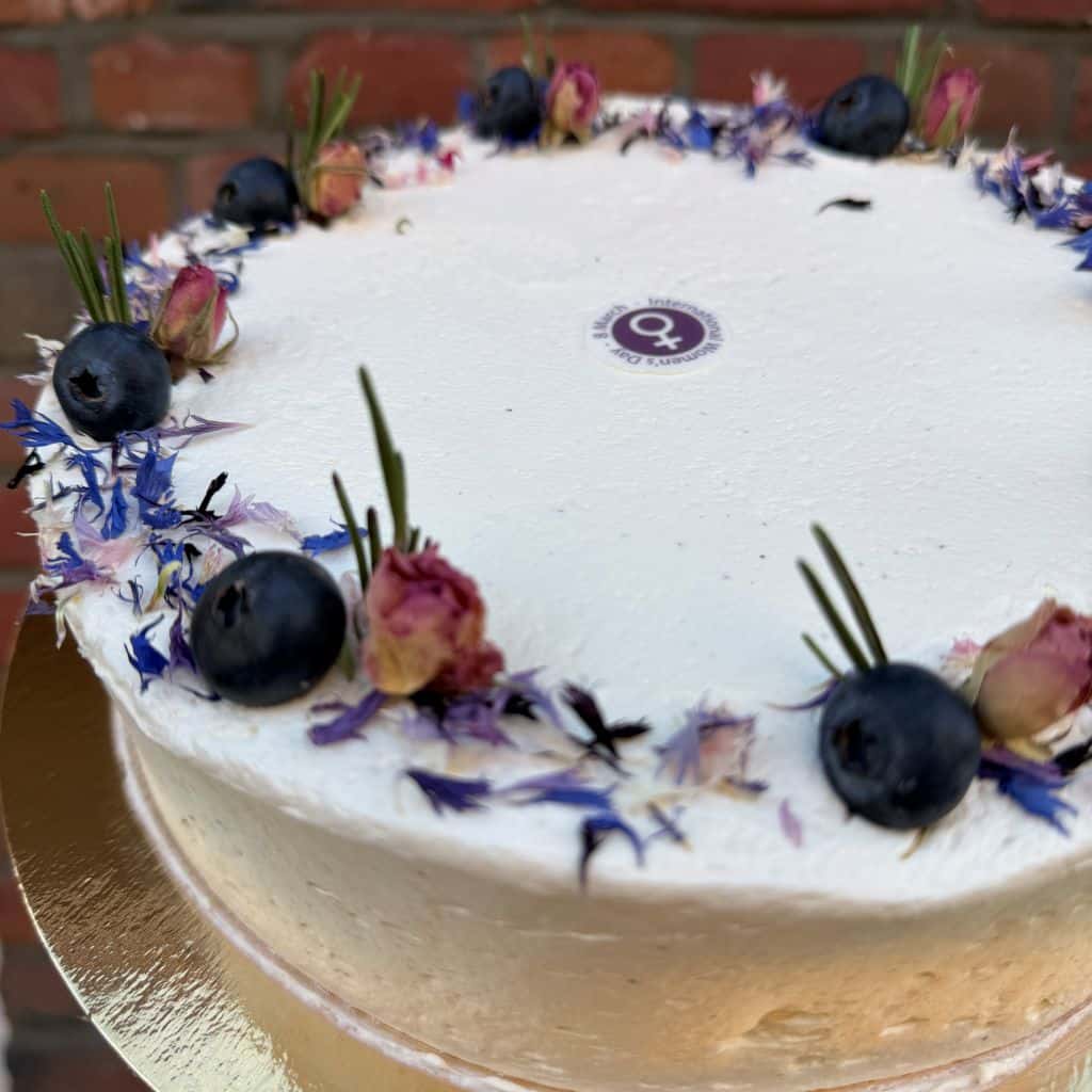 Vegan & glutenvrije International Women's Day taart - Afbeelding 2