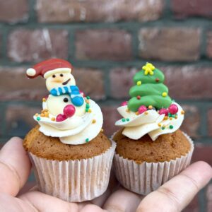 jolly-christmas-mini-cupcakes