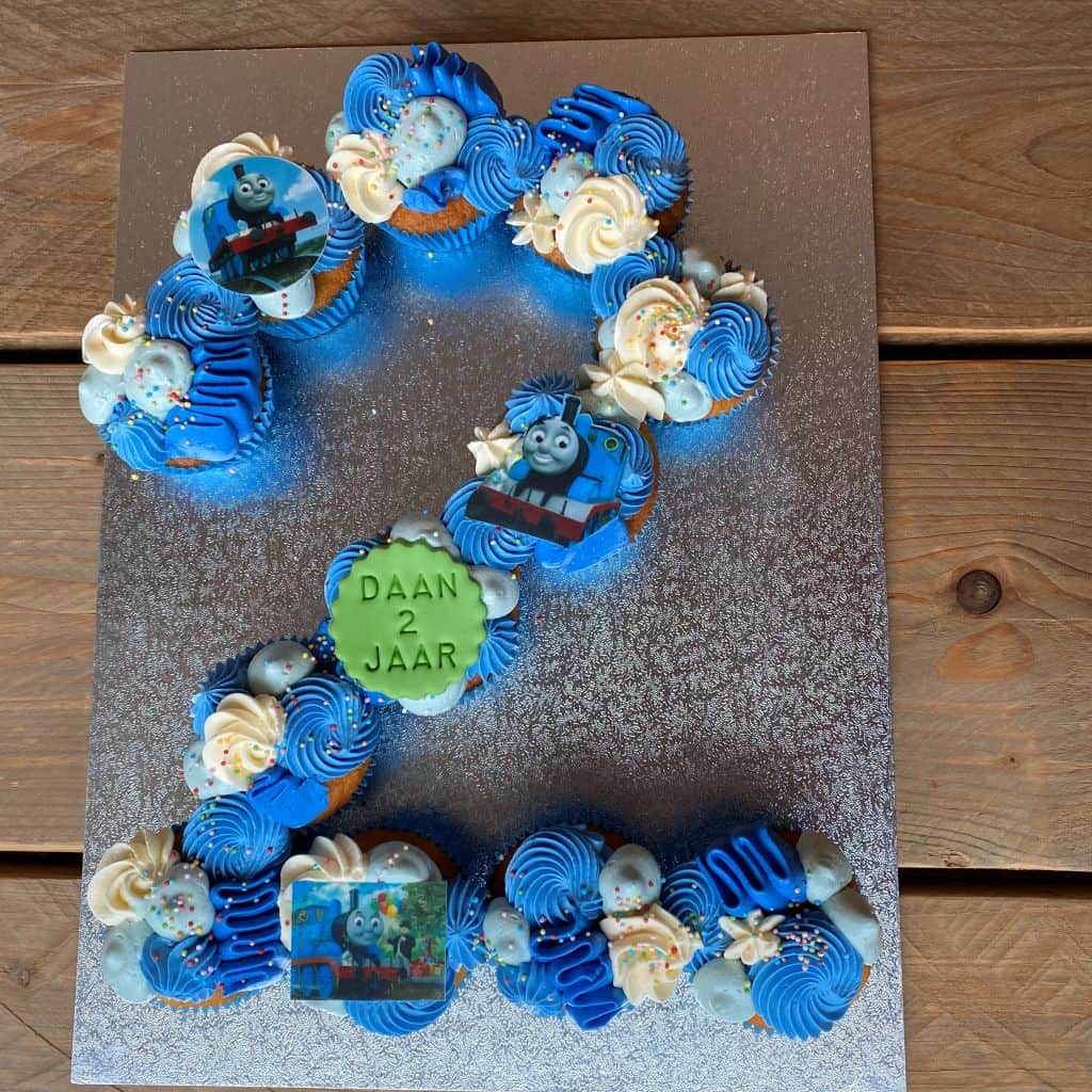 pull-a-part-cupcakes-thomas