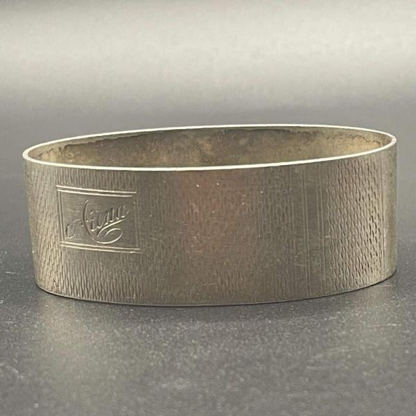 Elegant Sterling Silver Engraved Napkin Ring - Art Deco-inspired motif