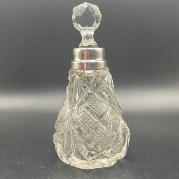 Antique Silver Mounted Cut Glass Scent Bottle with Stopper - Beautiful Detail