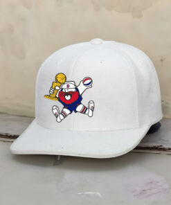 Nuggets Maxie w Trophy Hat