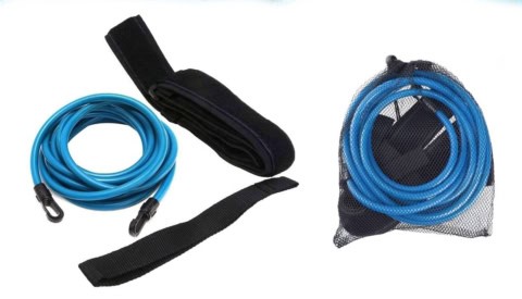 Blauwe kabels met riemen en netzak.