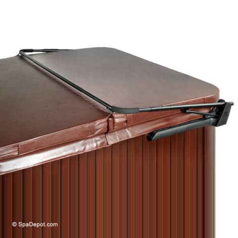 Bruine opvouwbare spa cover met liftarmen.