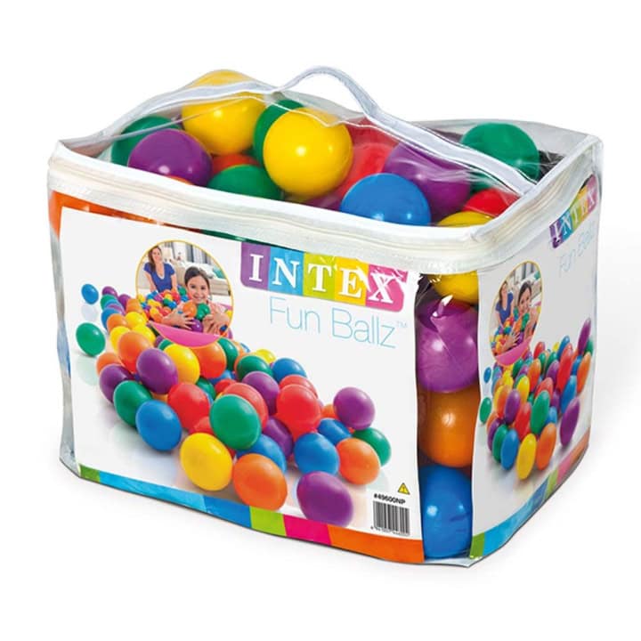 Gekleurde plastic ballen in een transparante tas
