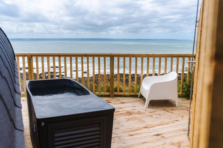 Terras met uitzicht op zee vanaf balkon