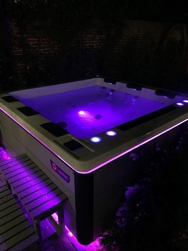 chromo therapie in luxe wellness jacuzzi