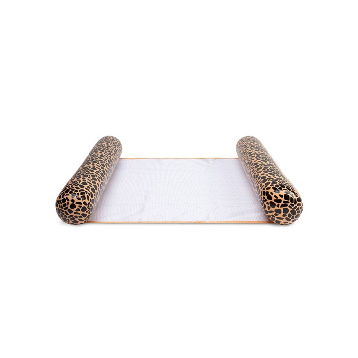 Opblaasbare drijver met luipaardprint op wit.
