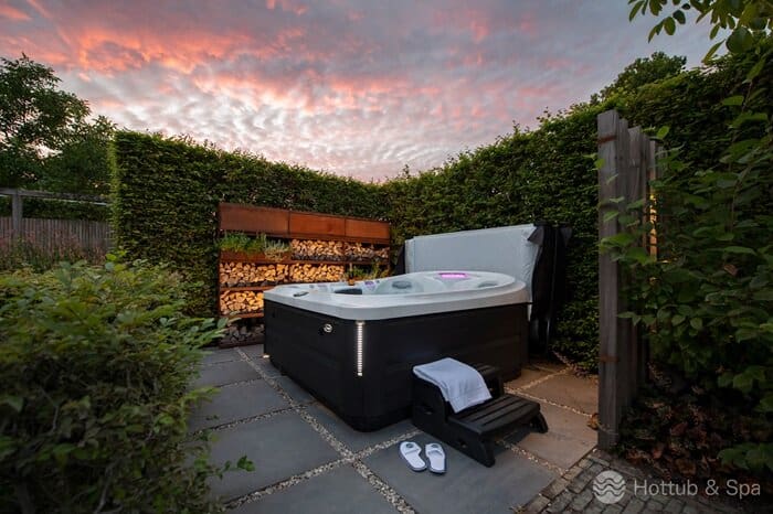 j 475 jacuzzi 2