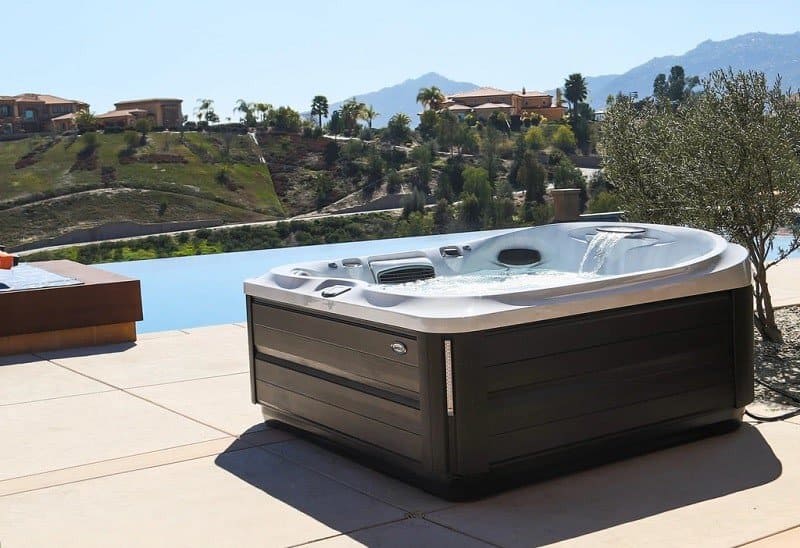 j 475 jacuzzi 3