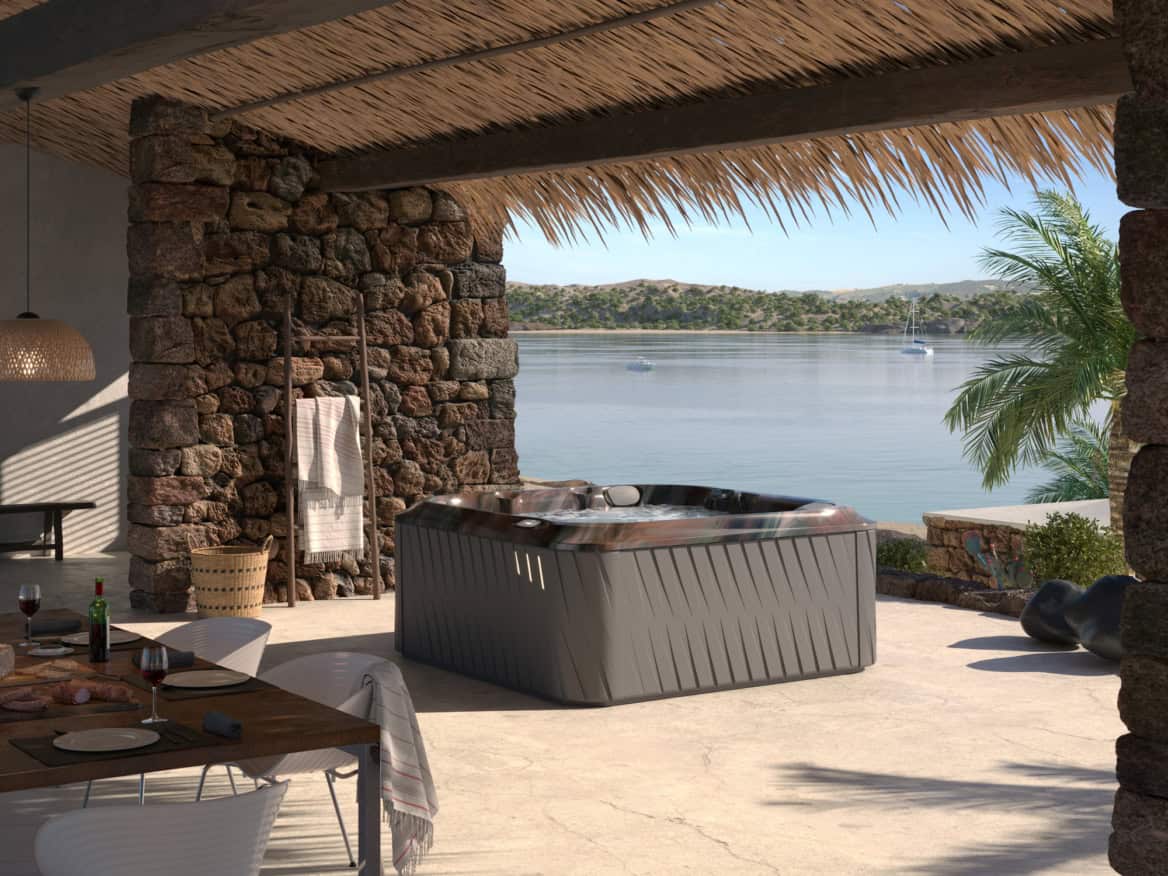 Terras met jacuzzi en uitzicht op meer