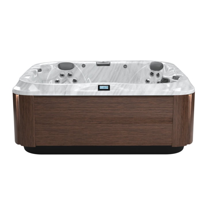 Moderne jacuzzi met houten afwerking