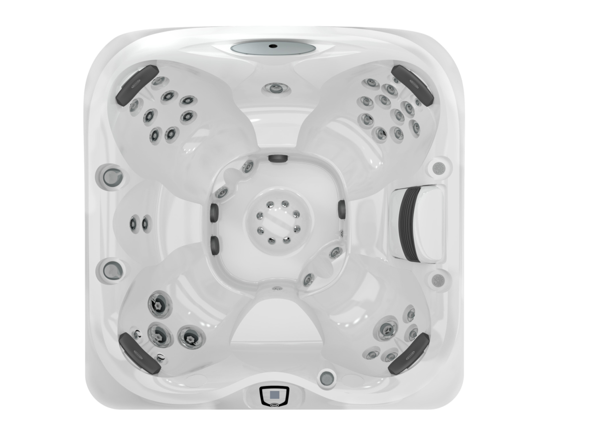 Bovenaanzicht van ruime, luxe hot tub met jets.