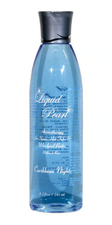 Doorzichtige blauwe fles zeep met zwarte dop