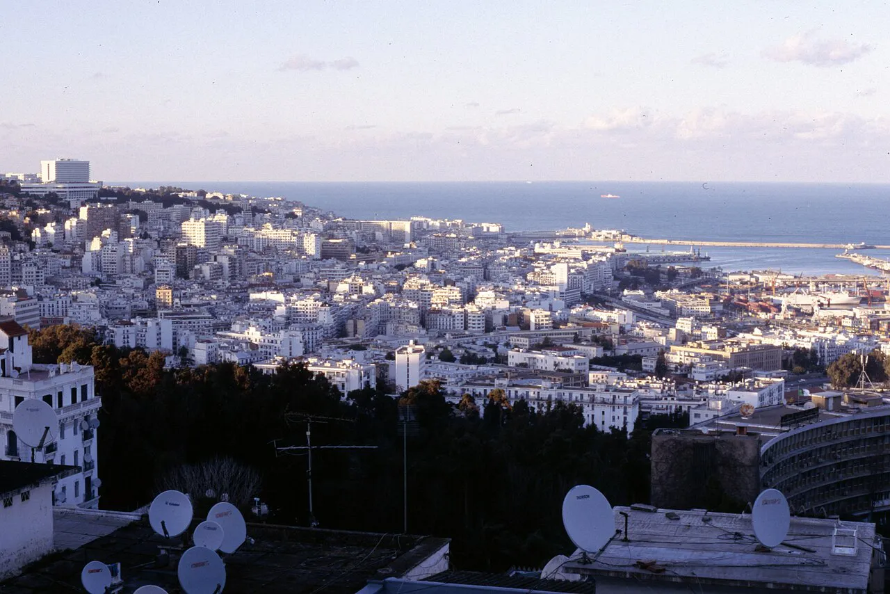 مدينة الجزائر والواجهة البحرية في الجزائر