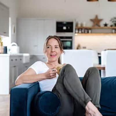 Anna Mathers on sofa Anna nutrition diabetes