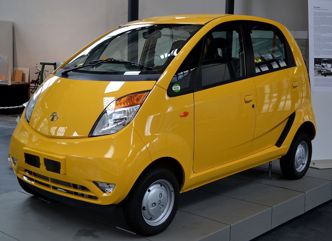 1280px-Tata_Nano_im_Verkehrszentrum_des_Deutschen_Museums